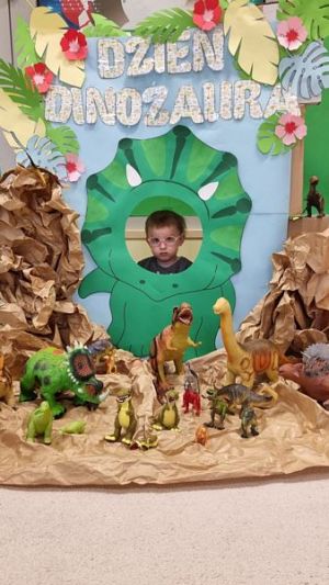 Dzień Dinozaura w Punkcie Opieki dla Dzieci do lat 3