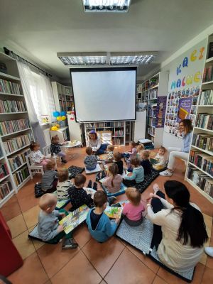 Dzień Bibliotekarza w Punkcie opieki nad dziećmi do lat...