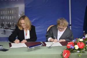 Podpisanie Aktu Erekcyjnego budowy siedziby Urzędy Gminy...
