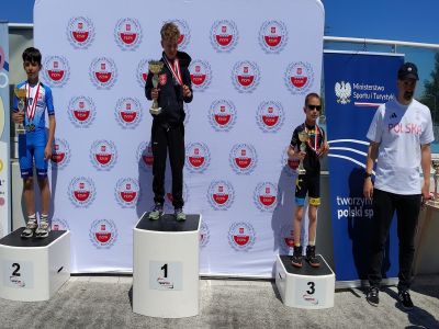 Sztafeta UKS Zwoleń-Team z 1 miejscem podczas torowego pucharu Polski – Wrocław 2025