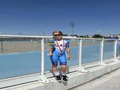 Sztafeta UKS Zwoleń-Team z 1 miejscem podczas torowego pucharu Polski – Wrocław 2025