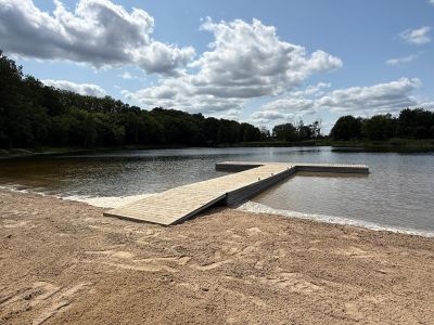 Przygotowania do sezonu wakacyjnego nad jeziorem Bratoszewo