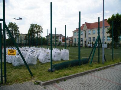 Prace remontowe na boisku przy Szkole Podstawowej nr 1