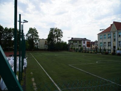 Prace remontowe na boisku przy Szkole Podstawowej nr 1