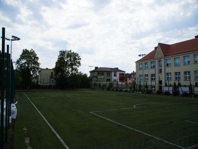 Prace remontowe na boisku przy Szkole Podstawowej nr 1