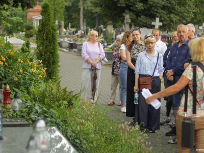 spacer szlakiem gostynińskich nekropolii
