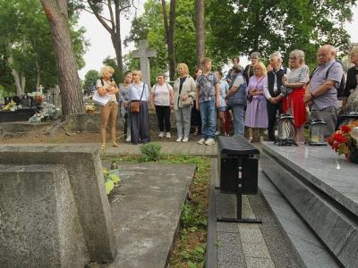 spacer szlakiem gostynińskich nekropolii