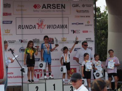 Medale zawodników UKS Zwoleń-Team w „RUNDZIE” Widawa