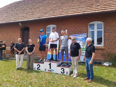 Rolkarze UKS Zwoleń-Team z 2 i 3 miejscem 10 etapu Długodystansowego Pucharu Polski w Rybnie