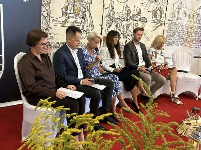 Narodowe Czytanie 2025: Poezja na Zamku Gostynińskim