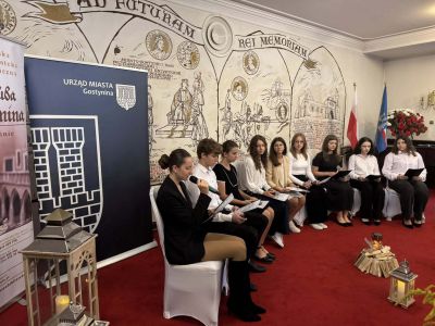 Narodowe Czytanie 2025: Poezja na Zamku Gostynińskim