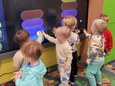 przedszkolaki i roboty