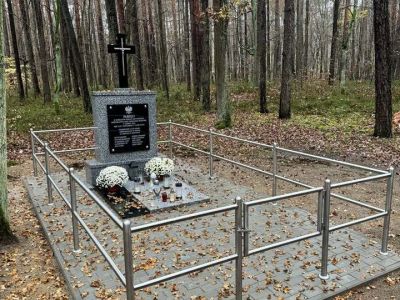 Historia, która przetrwała – odnowiono miejsce pamięci w Drzewcach.