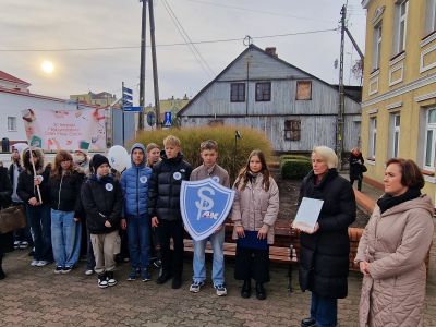 Młodzież ze Szkoły Podstawowej nr 1 świętuje Międzynarodowy Dzień Praw Dziecka