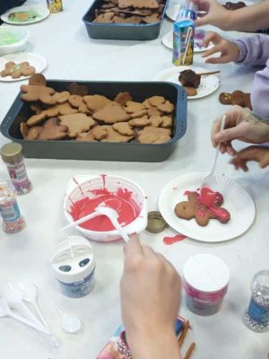 Warsztaty „Świąteczne Mosty Pokoleń” w Miejskim Ośrodku Pomocy Społecznej w Gostyninie