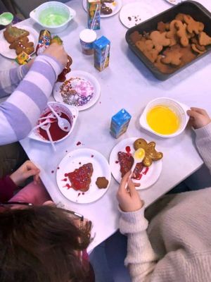 Warsztaty „Świąteczne Mosty Pokoleń” w Miejskim Ośrodku Pomocy Społecznej w Gostyninie
