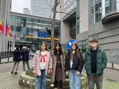 Gostynińska młodzież kontynuuje wizytę studyjną w Brukseli. Zwiedzanie miasta i spotkanie z europosłem Andrzejem Halickim