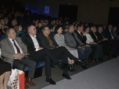 Uczniowie SP nr 5 zaprezentowali „Opowieść wigilijną” w MCK w Gostyninie