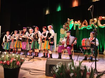 Kobieta w tańcu - międzypokoleniowe obchody Dnia Kobiet