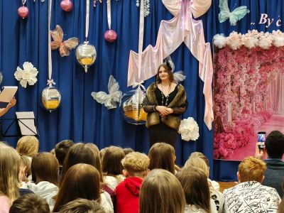 „Kobietą być…” – Inspirująca lekcja historii i pasji w SP nr 3