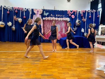 „Kobietą być…” – Inspirująca lekcja historii i pasji w SP nr 3