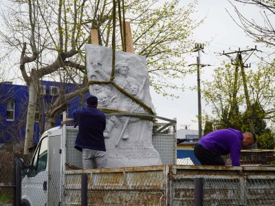 Płaskorzeźba Tadeusz Biniewicza