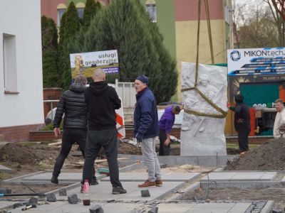 Płaskorzeźba Tadeusz Biniewicza