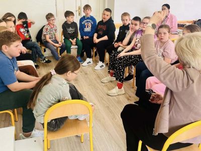 Gostynińscy uczniowie uczą się mądrego korzystania z technologii