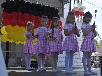 MAŻORETKI LIBRA GOSTYNIN ZREALIZOWAŁY PROJEKT „TANIEC BEZ GRNIC. 50 lat Jugendtanzkorps Rheinsternchen i 10 lat Libra...