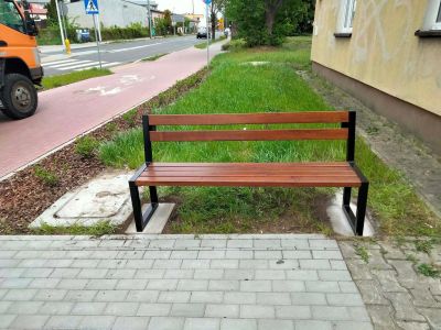 W nowych punktach naszego miasta pojawiły się kolejne ławki