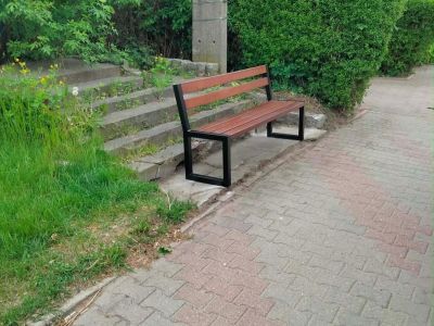 W nowych punktach naszego miasta pojawiły się kolejne ławki