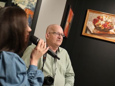 Sztuka wróciła do MCK. Wernisaż wystawy Krzysztofa Kopra w odnowionej galerii