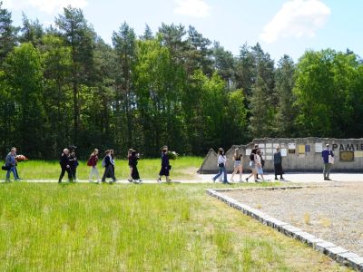 odsłonięcia tablicy upamiętniającej Żydów z centralnej Polski zamordowanych w niemieckim nazistowskim obozie zagłady...