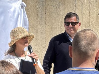 odsłonięcia tablicy upamiętniającej Żydów z centralnej Polski zamordowanych w niemieckim nazistowskim obozie zagłady...