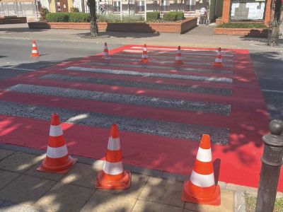 Biało-czerwone przejścia pojawiają się na ulicach Gostynina
