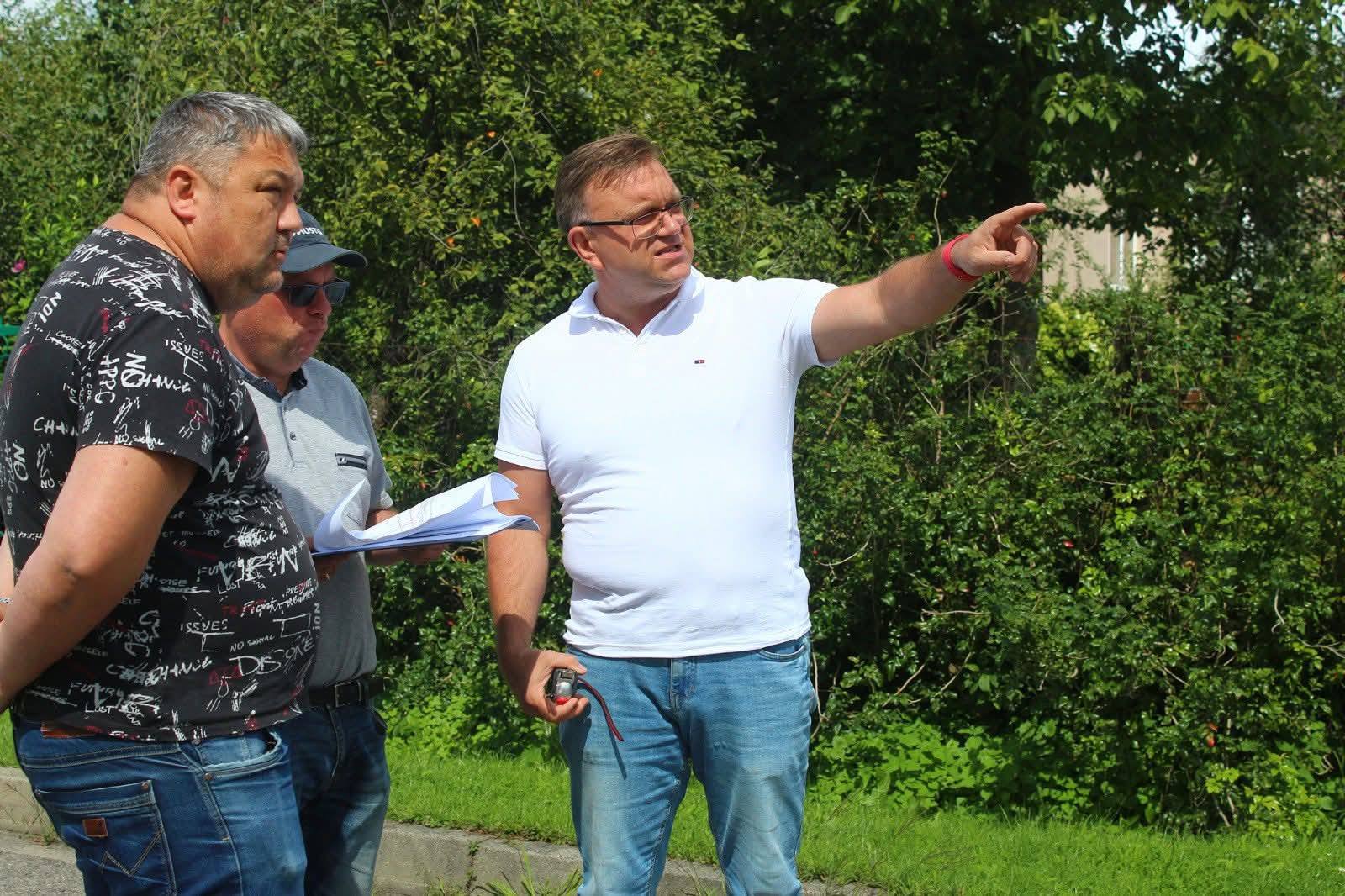 Trwają rozmowy o budowie chodnika przy ul. Leśnej