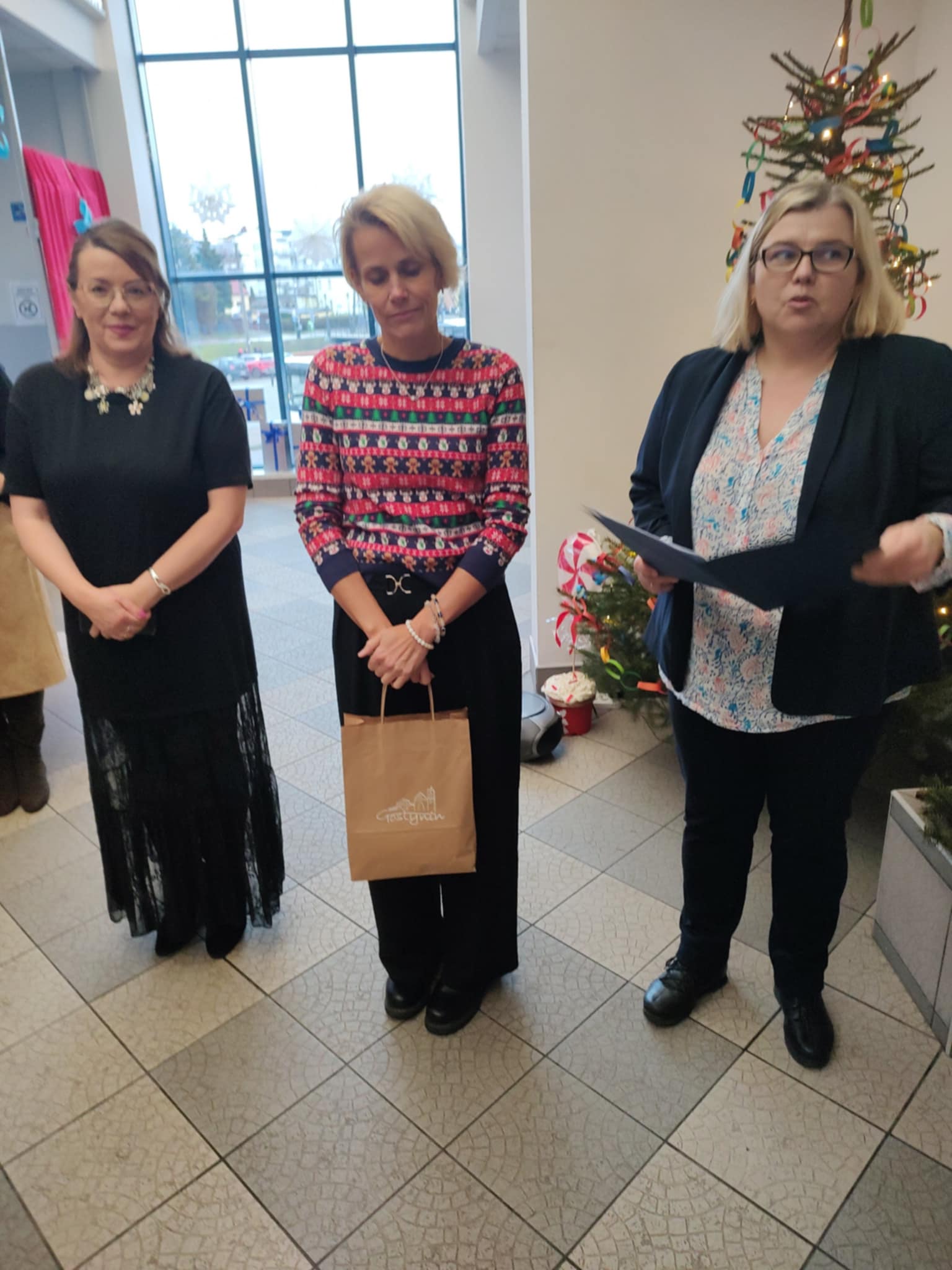 „Świąteczne Mosty Pokoleń” spotkanie seniorów w Miejskim Ośrodku Pomocy Społecznej